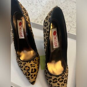 For sale - Leopard print pointy toe heels size 7.5